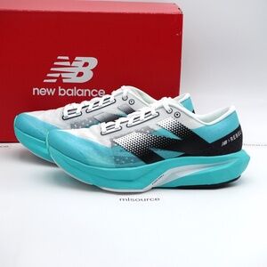 NEW Size 9 WIDE D Women's New Balance FuelCell Rebel v4 Running Shoes WFCXCJ4